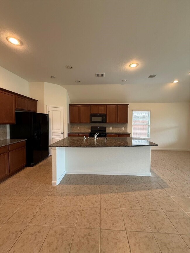 Foto del edificio - 22646 Triangle Ridge Dr