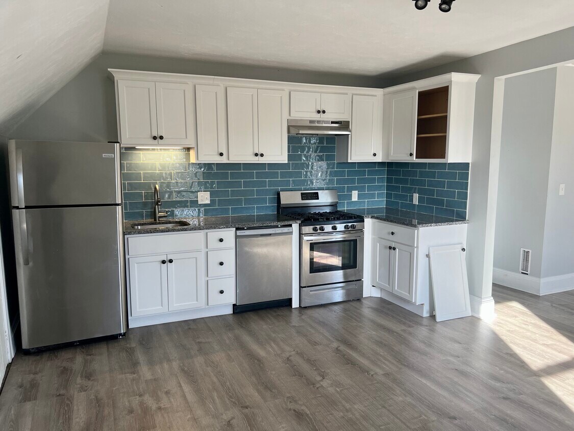 Foto principal - 56 Columbia Ave