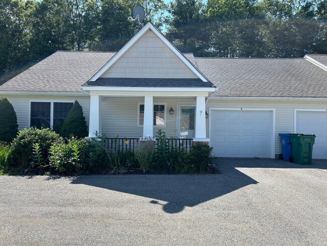 Building Photo - 9 River Walk Dr