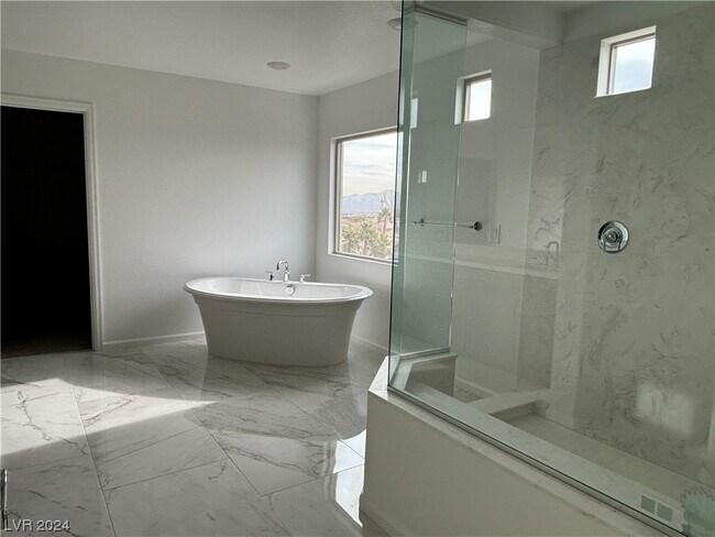 Building Photo - 6449 Flying Horse Ct