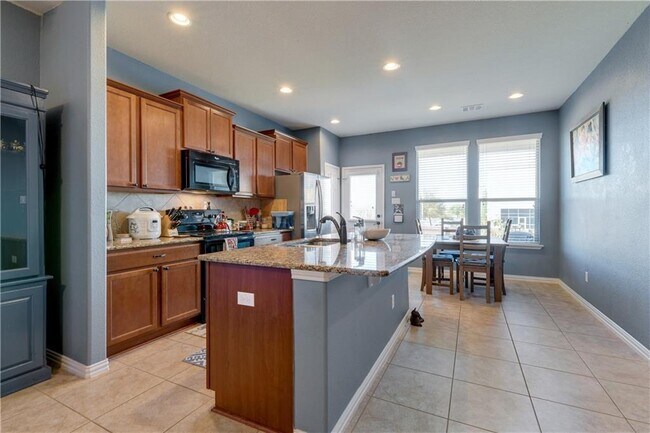 Building Photo - 16024 Hampton Bliss Trce