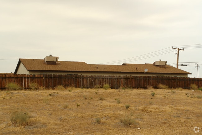 Building Photo - 15992 Sequoia Ave