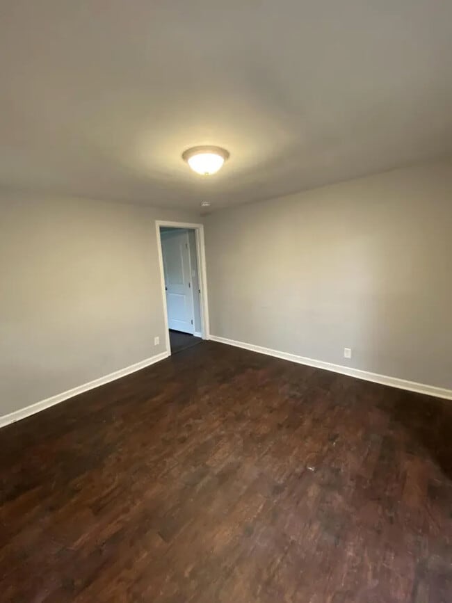 Building Photo - 606 Lester Rd