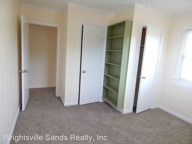 Building Photo - 3 br, 1.5 bath House - 17 B Coral Drive