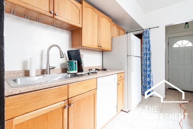 Foto del edificio - 900 W Belle Plaine Ave