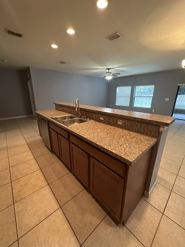 Building Photo - 464 Dryden Cir