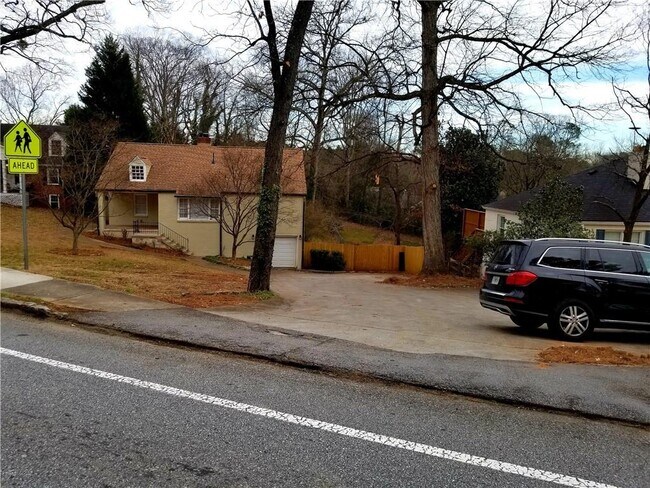 Building Photo - 1684 N Druid Hills Rd