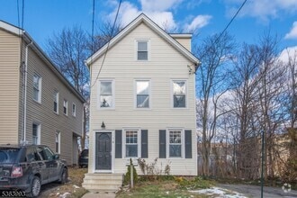 Building Photo - 14 Fidelity Pl