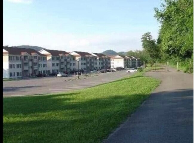 Building Photo - 2309 University Commons Dr
