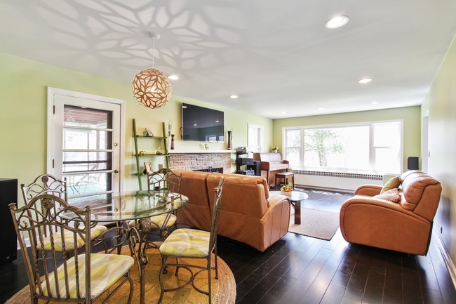 Foto del edificio - 2950 Riverwoods Rd