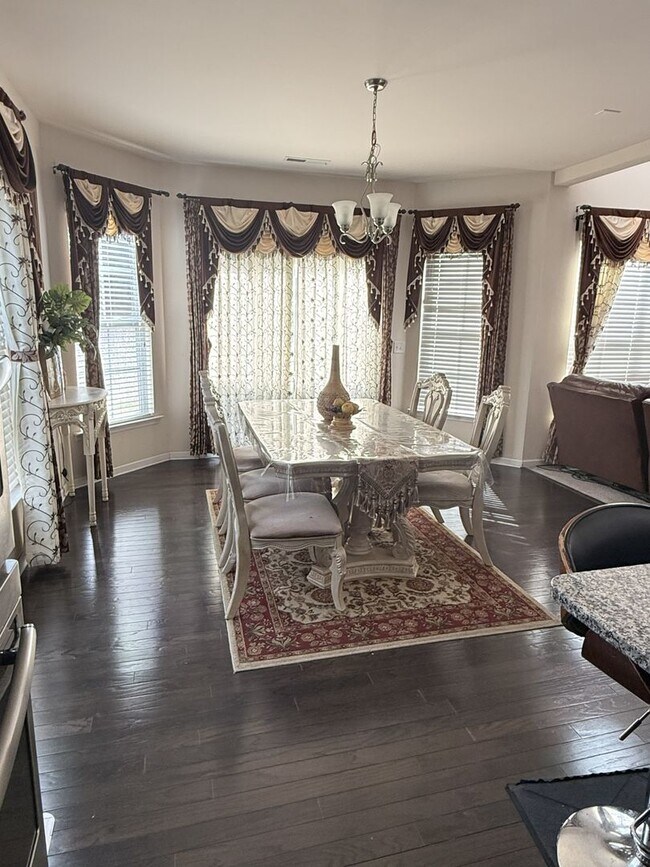 Foto del edificio - Beautiful 5BR home in Great School district