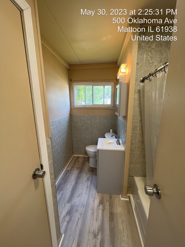 Bathroom - 500 Oklahoma Ave