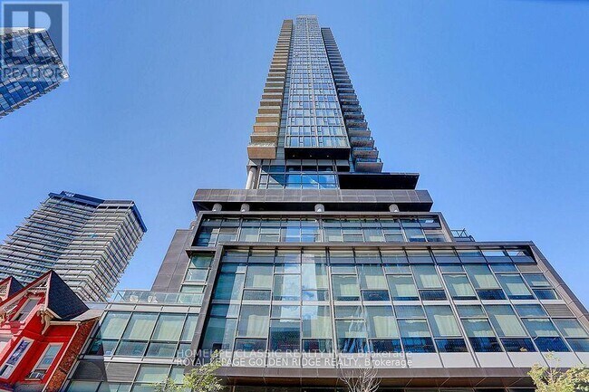 Photo du bâtiment - 290 Adelaide St W