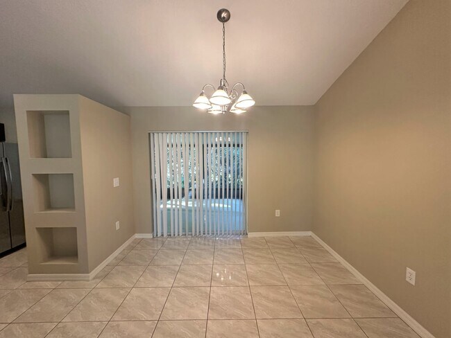 Building Photo - 1027 Top Ct