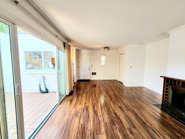 Building Photo - Desirable townhouse style 2 bedroom at The...