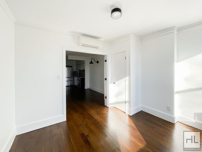 Building Photo - 3 PLACE / 2-Bed 1-Bath