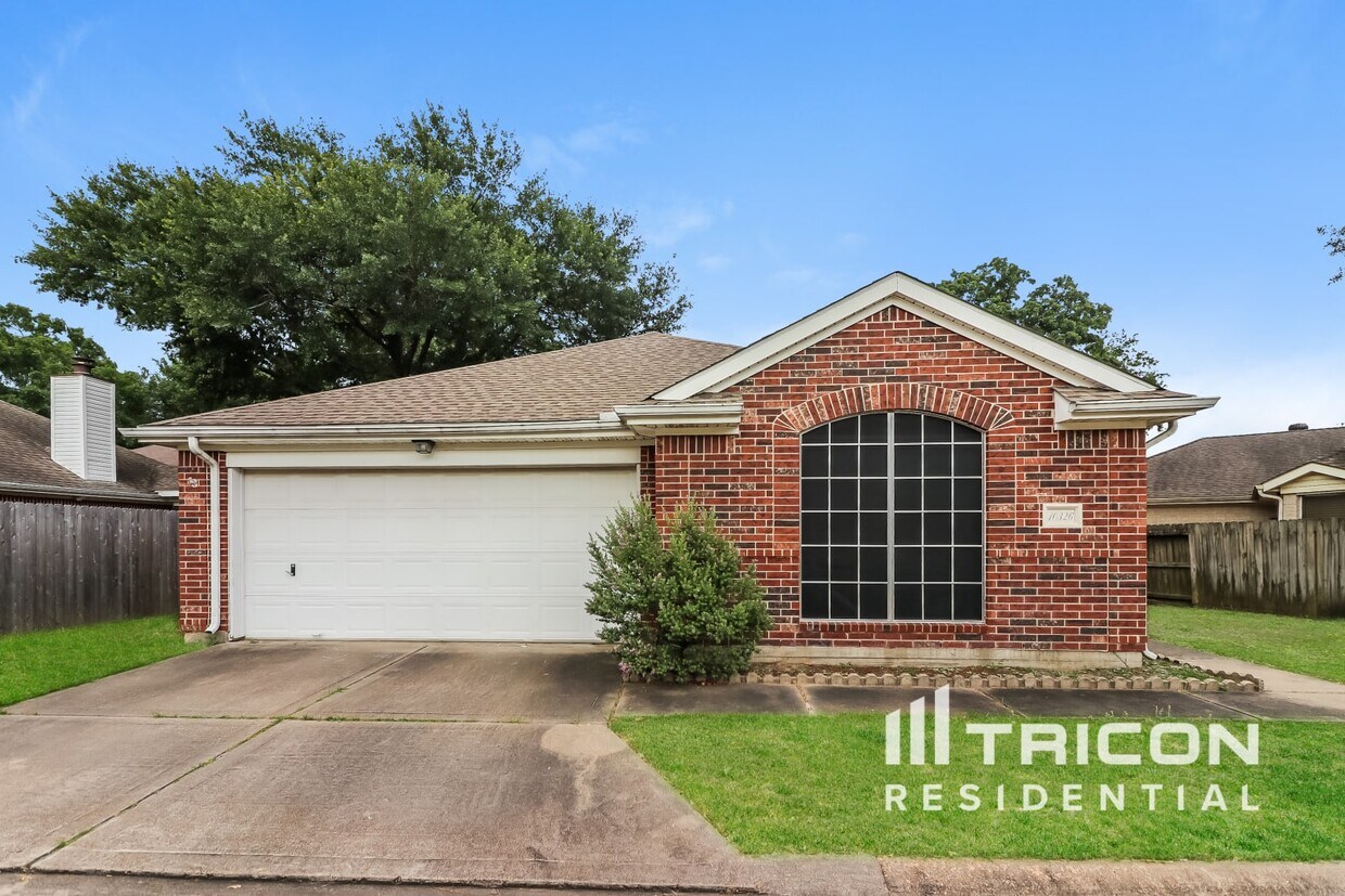 Foto principal - 10326 Emerald Oaks Dr