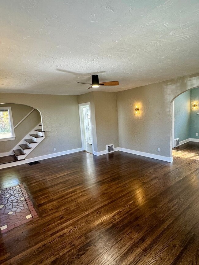 Building Photo - Charming Rental Home in Lakewood Neighborh...