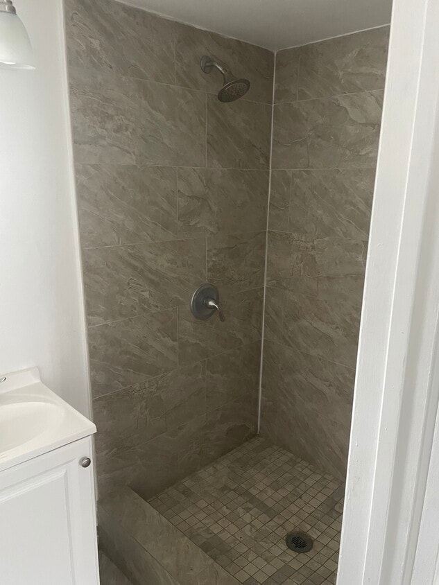 Foto principal - 5158 Wood Ave