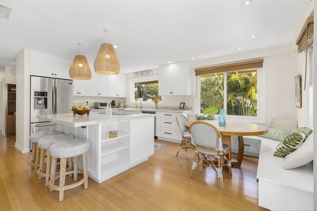 Building Photo - Luxury Gold Coast Home w/AC and Backyard: ...