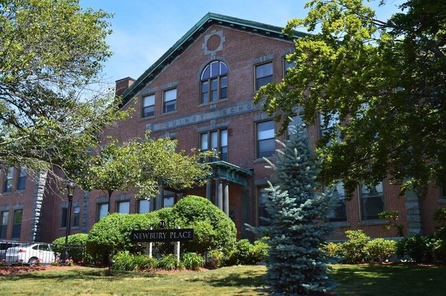Building Photo - 94 Newbury Ave