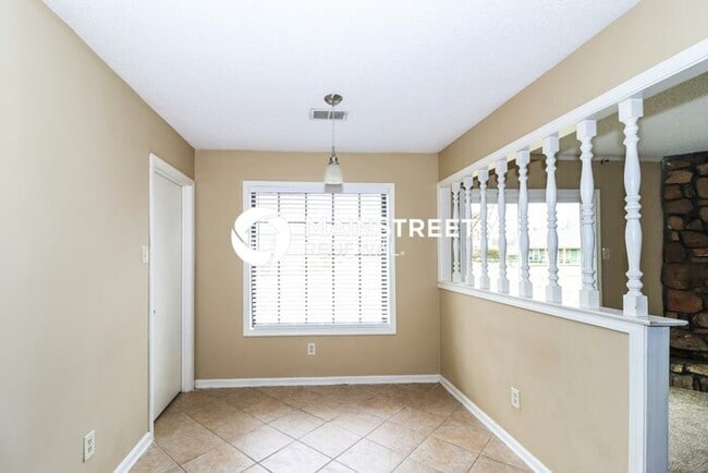 Foto del edificio - 3 Bedroom Pet-Friendly Home in Bartlett, T...
