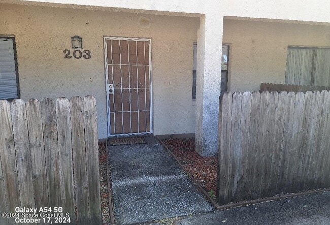 Building Photo - 203 Olmstead Dr