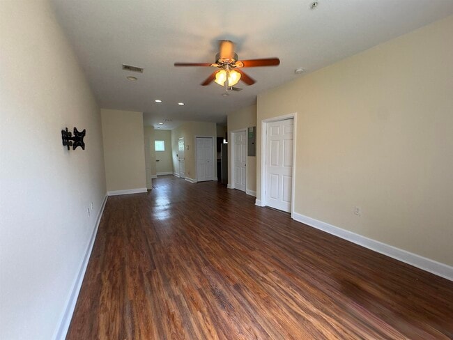 Building Photo - 1846 Belle Vue Way