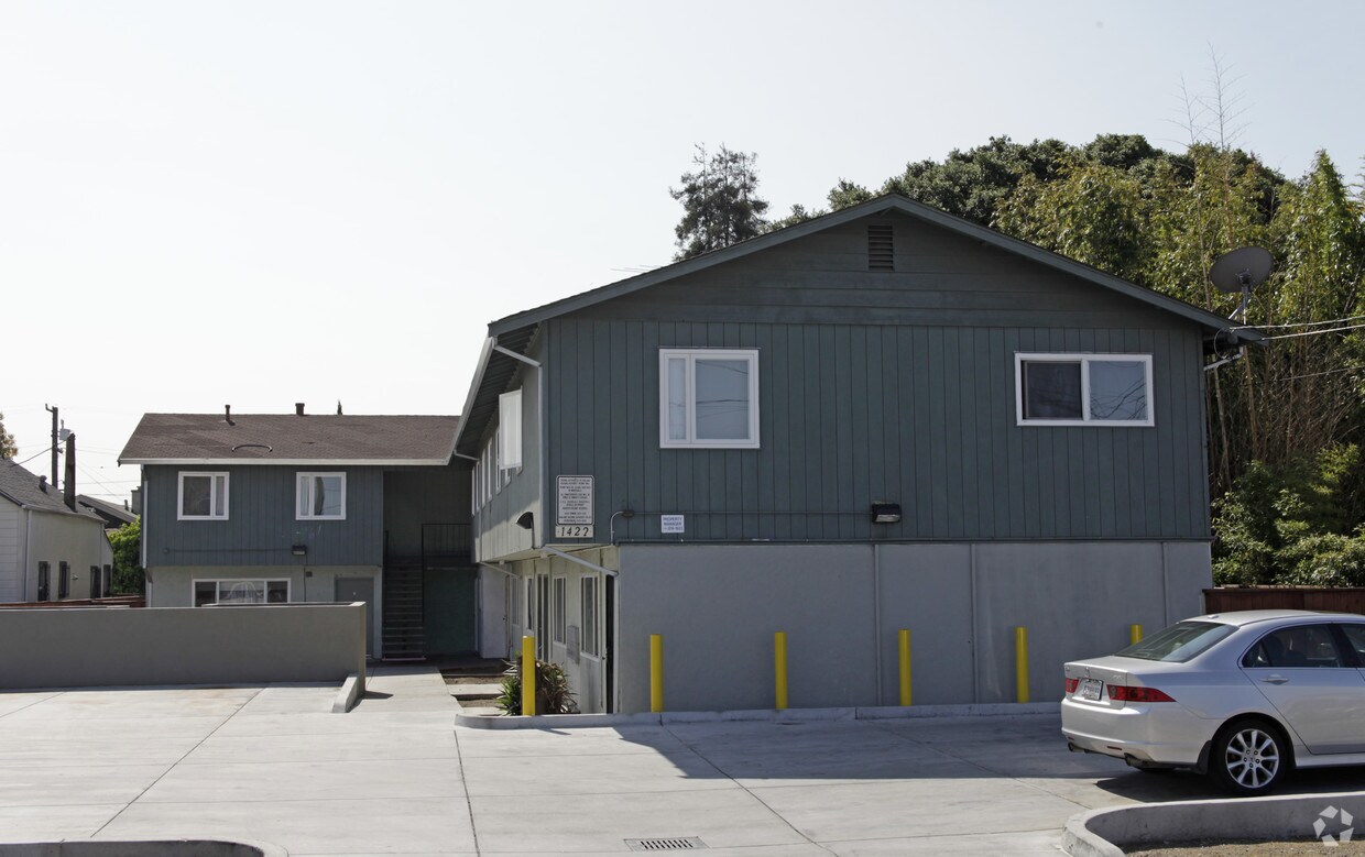 Primary Photo - 1422 47th Ave