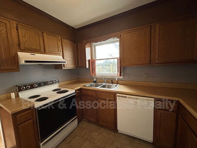 Foto del edificio - 405 Herndon Dr