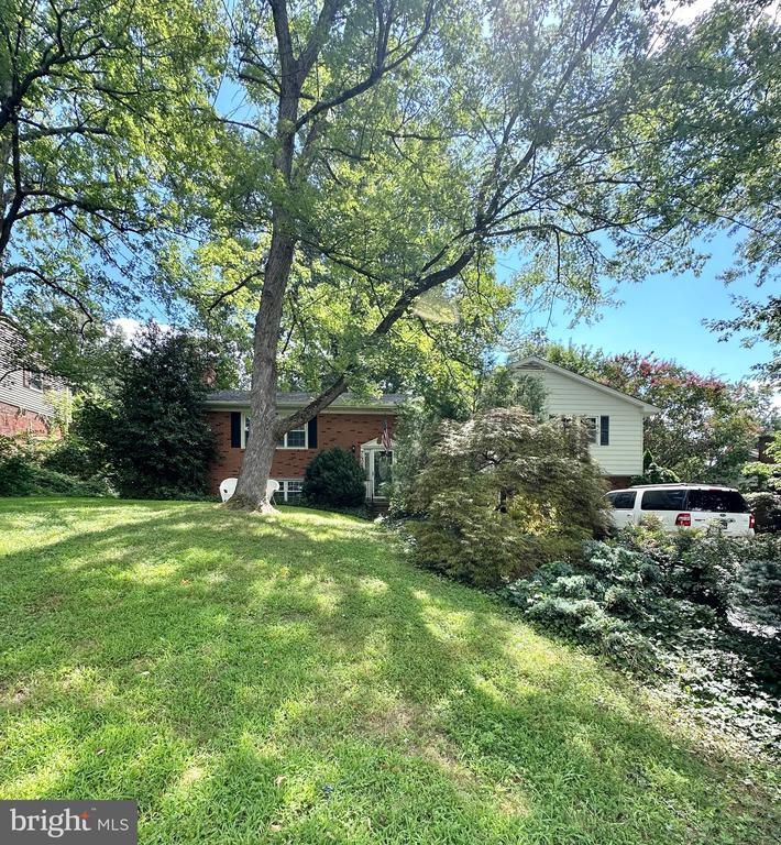 Foto principal - 7405 Range Rd