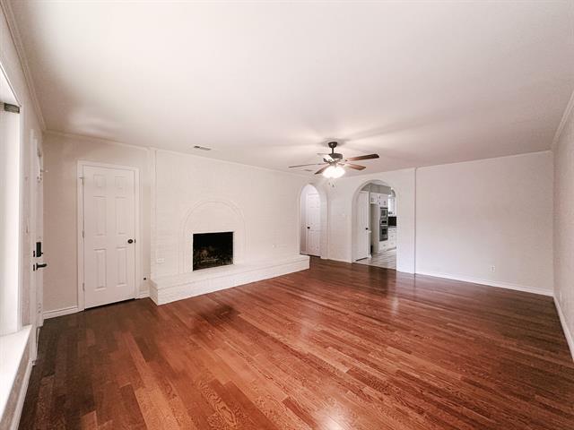 Foto del edificio - 6616 Crooked Ln