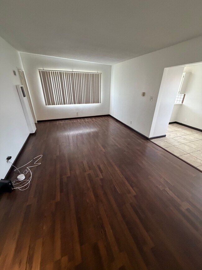 Foto del edificio - 824 Glenway Dr