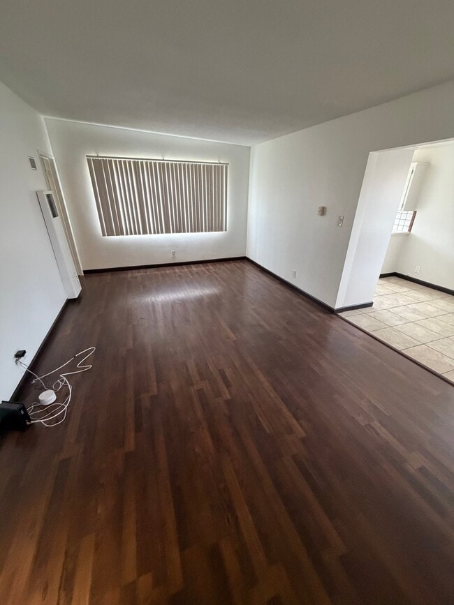 Building Photo - 824 Glenway Dr