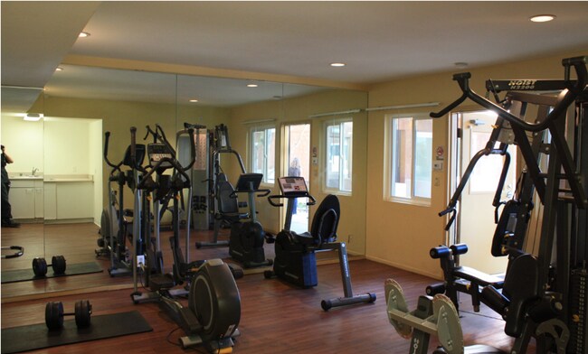 Building Photo - Coral Wood Court