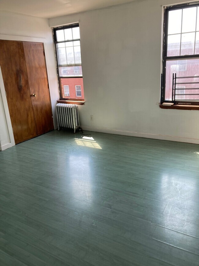 Foto del edificio - 2922 Frankford Ave