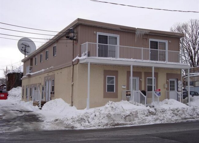Photo du bâtiment - Bachelor Apartment in Gatineau