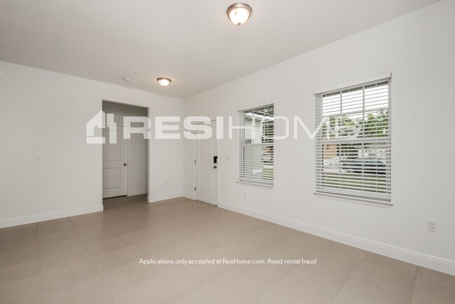Foto del edificio - 1220 Amazon Ln