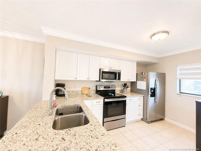 Foto del edificio - 7430 S Ocean Dr