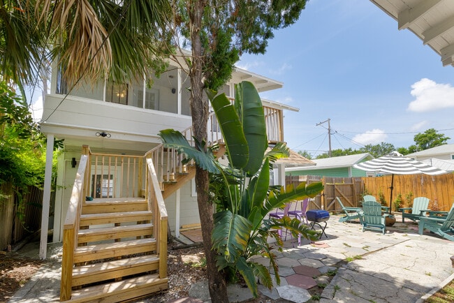 deck - 618 7th Ave N