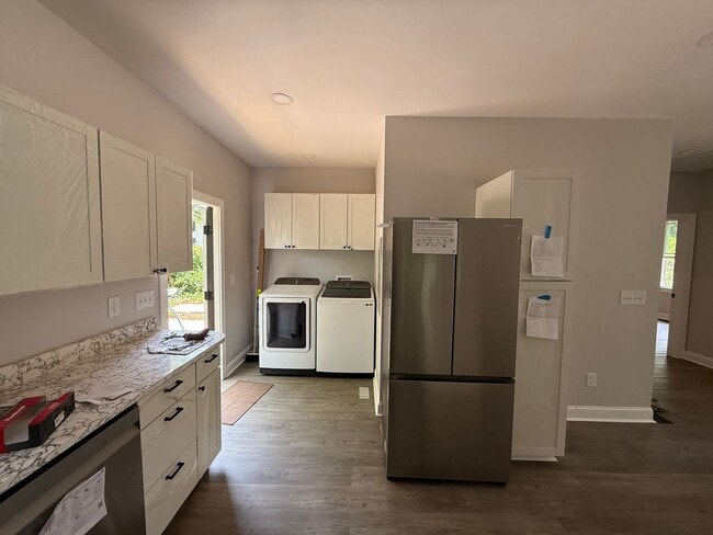 Building Photo - NEW CONSTRUCTION PRE-LEASING FOR AUGUST 2025!
