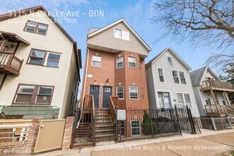 Building Photo - 3115 N Oakley Ave