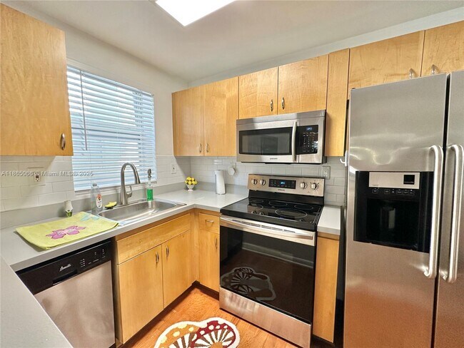 Building Photo - 1542 Drexel Ave