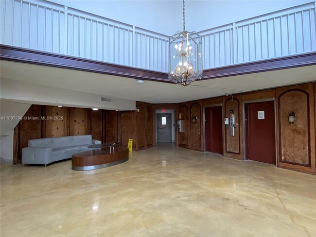 Foto del edificio - 2025 NE 164th St