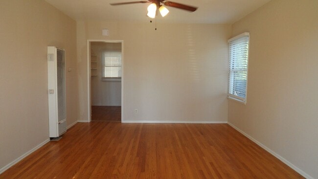 Foto del edificio - 815-815 W Maple Ave