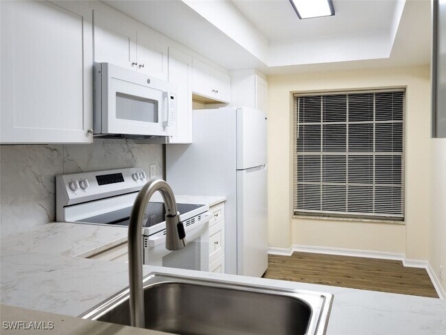 Building Photo - 4209 Castlewood Dr