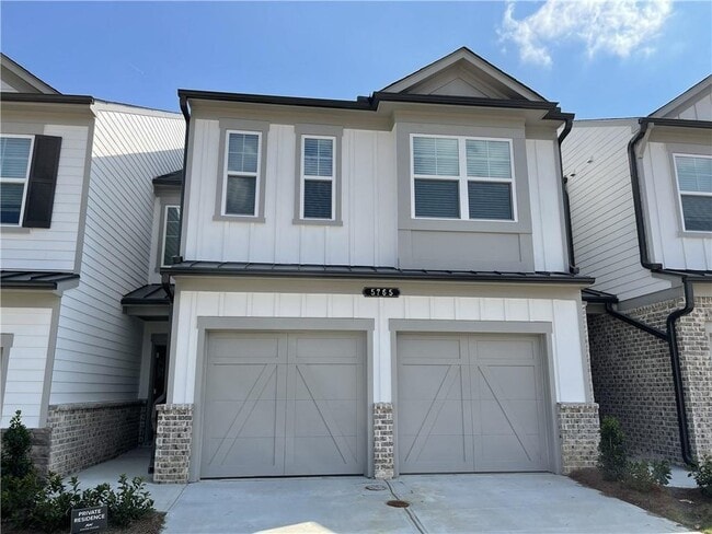Building Photo - 5765 Thornton Dr
