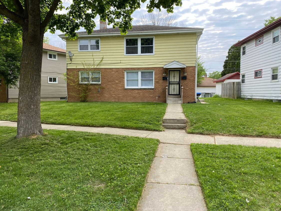 Primary Photo - 5264-5266 N 84th Street