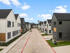 Building Photo - 1941 Sawdust Rd