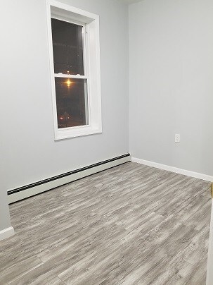 Building Photo - 114 Mallory Ave